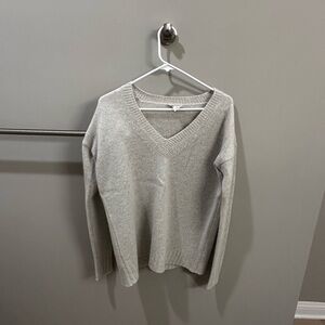J. Crew 100% cashmere Elegant Light Gray V-Neck Women's Sweater